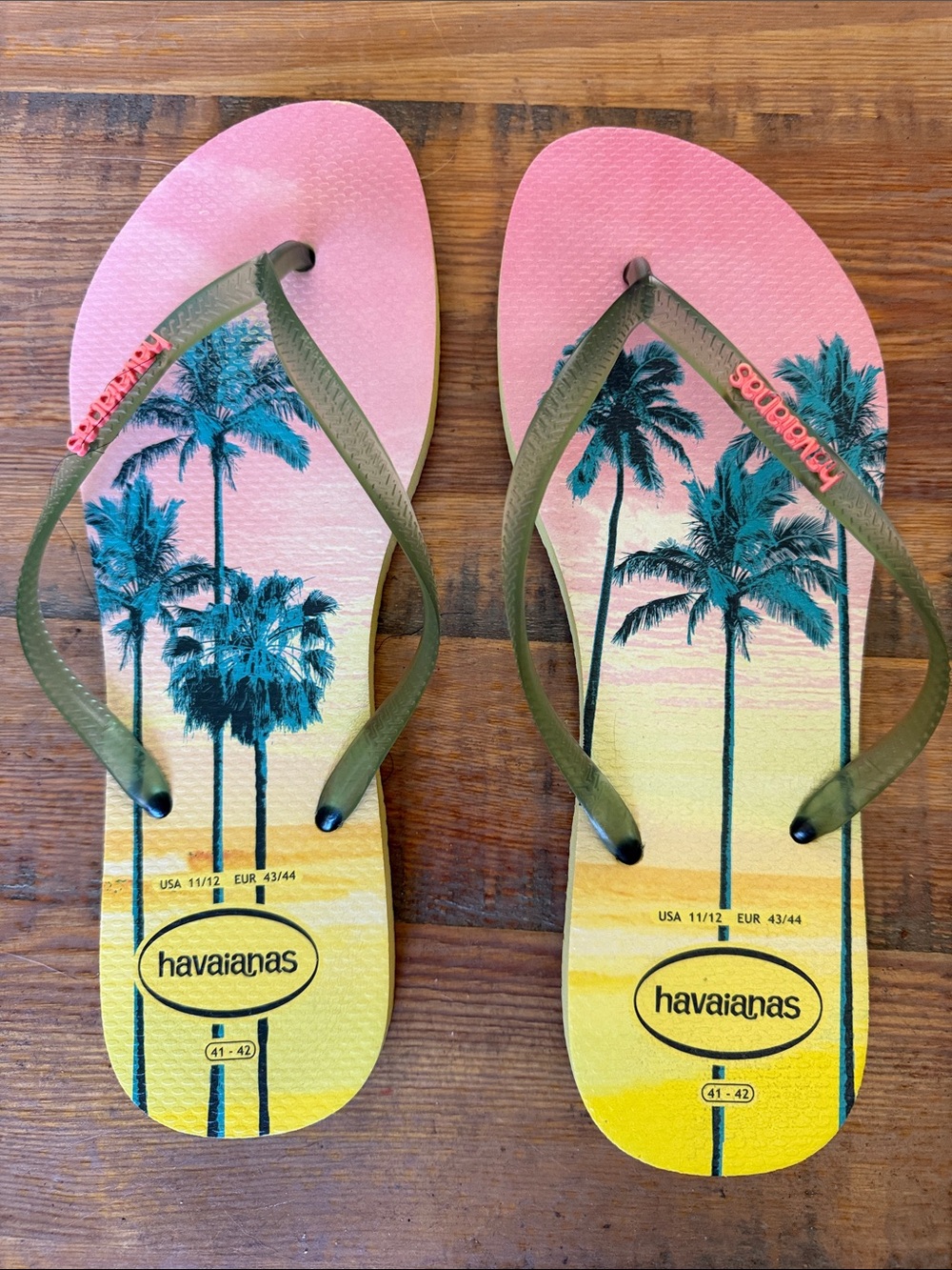 Havaianas Slim Paisage Tropical Women’s Flip-Flops, Excellent Condition Sz 11